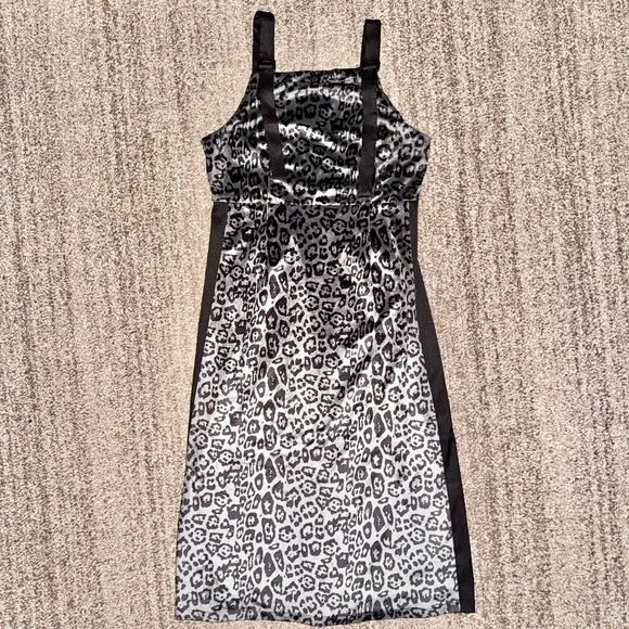 DAZY Women's Black Grey Cheetah Print Velour Shift Dress Size Medium - Picture 1 of 10